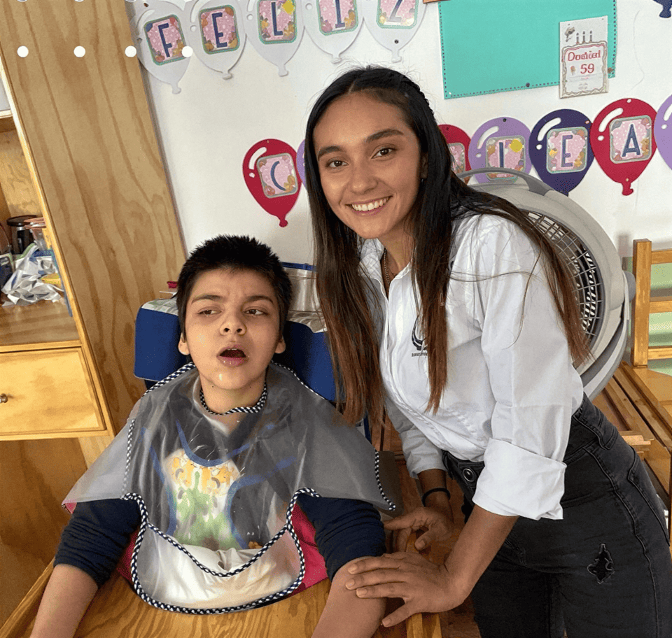 Jóvenes conviviendo en APAC Querétaro